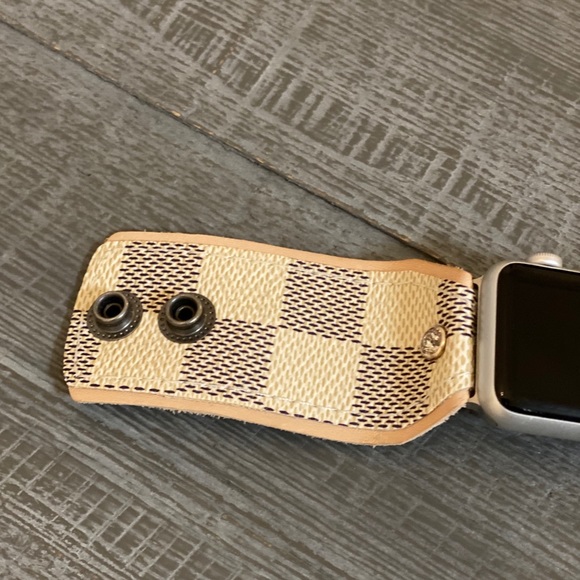 Louis Vuitton Damier Azur Apple Watch Bow Band - Picture 7 of 8